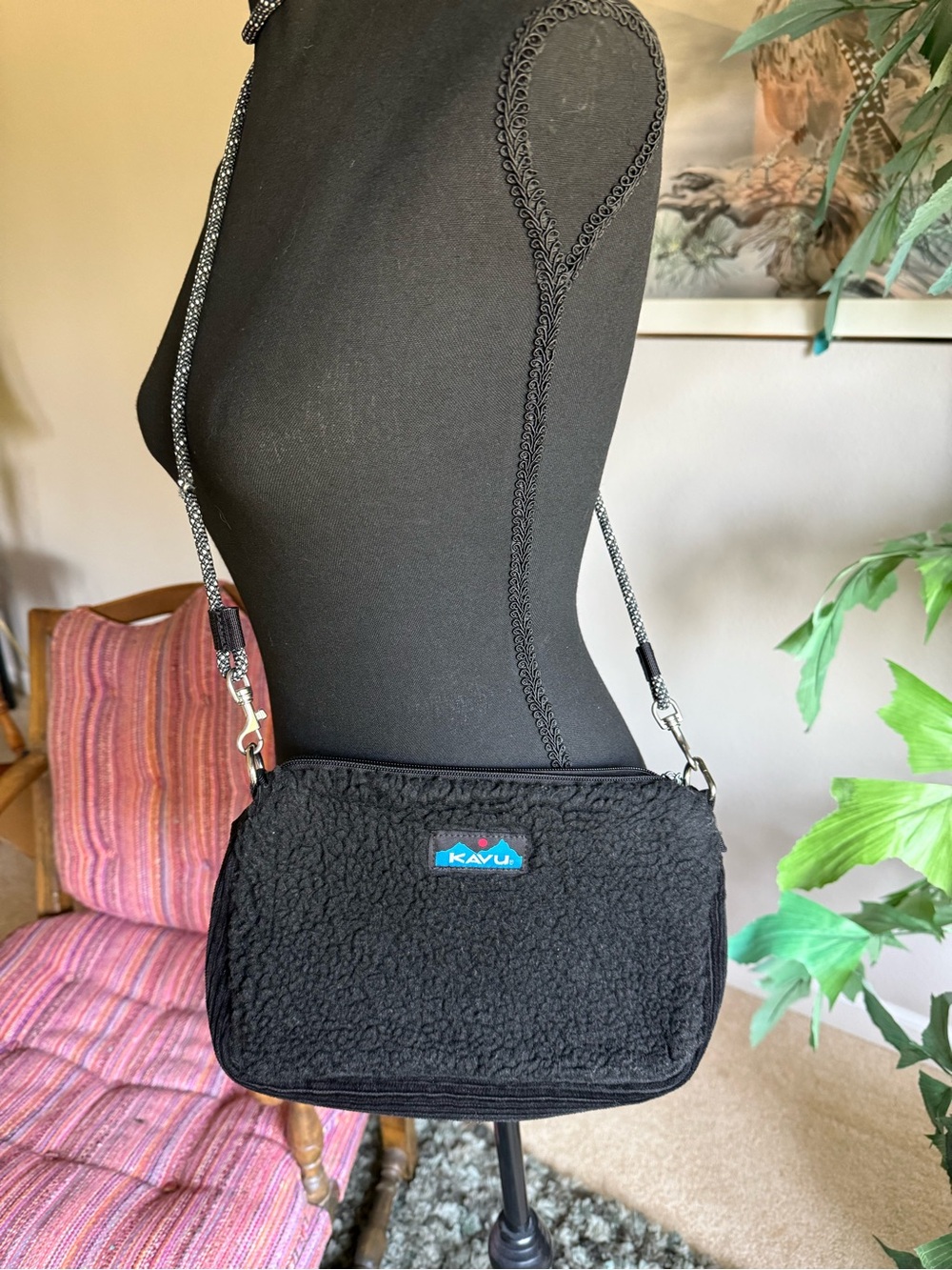 Kavu Black Sherpa Crossbody with Rope Strap